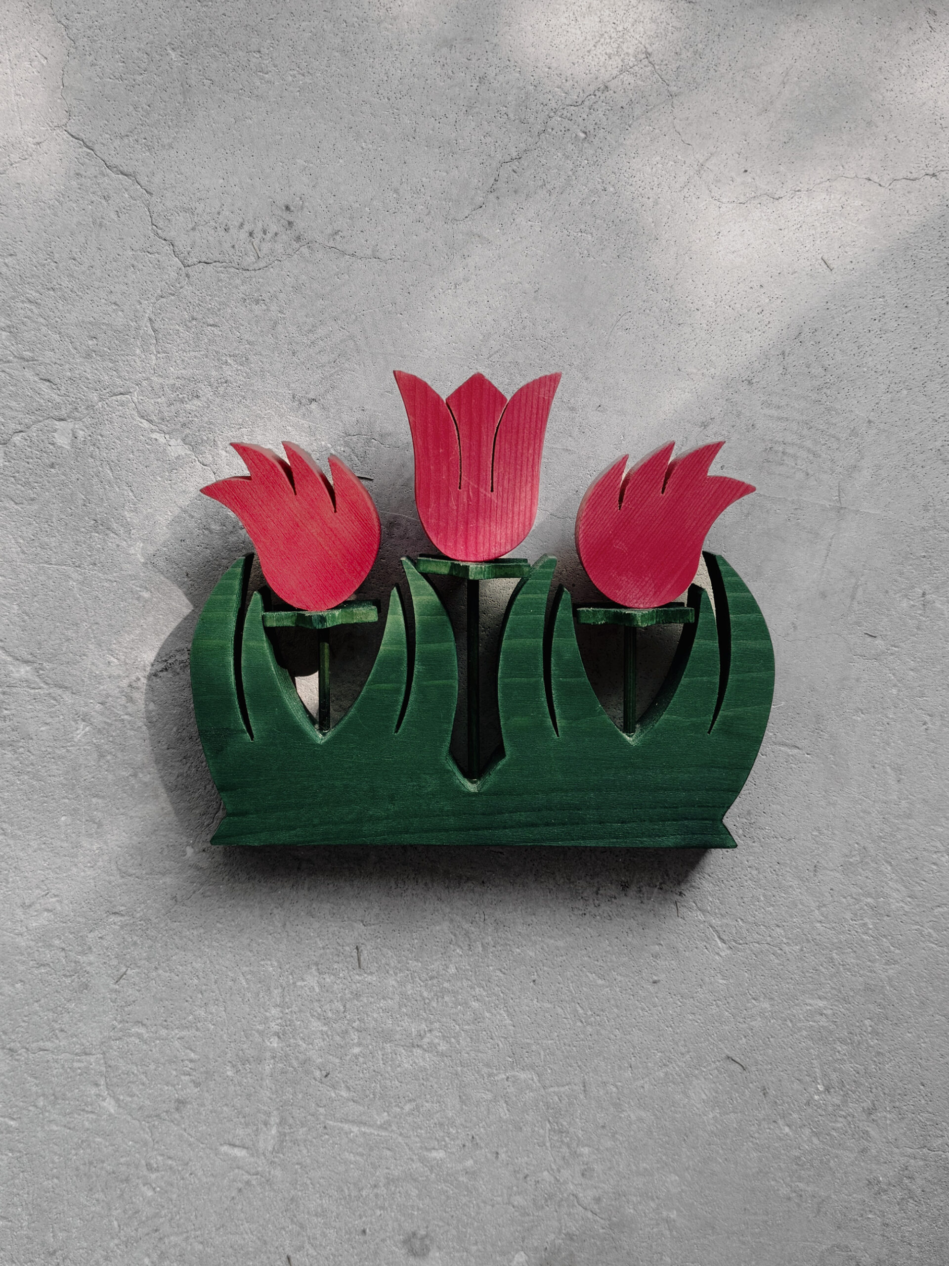 Wooden tulip trio – red