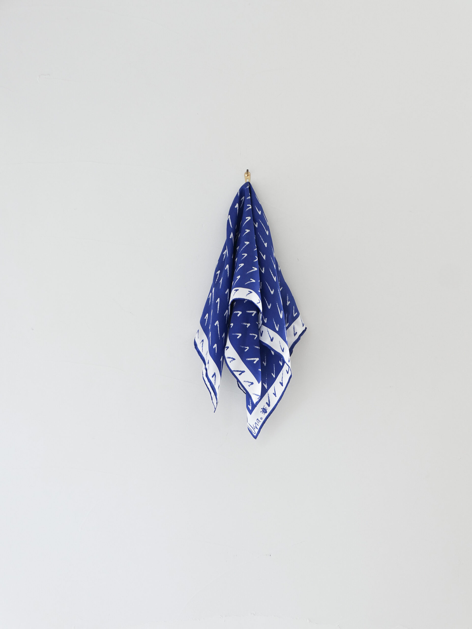 Unique checkmark pattern scarf - 画像 (2)