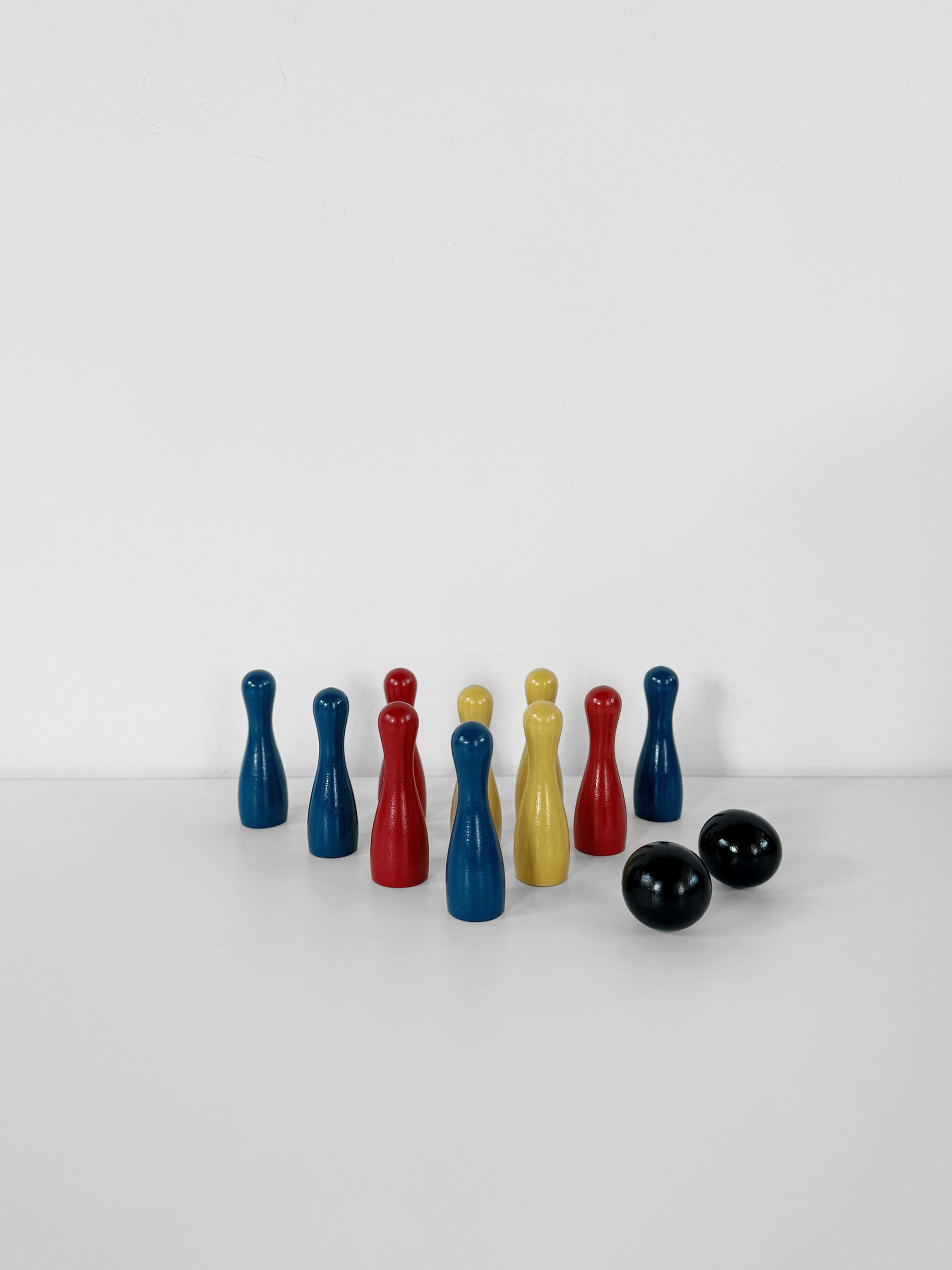 Mini bowling set (13 pins & 2 balls)