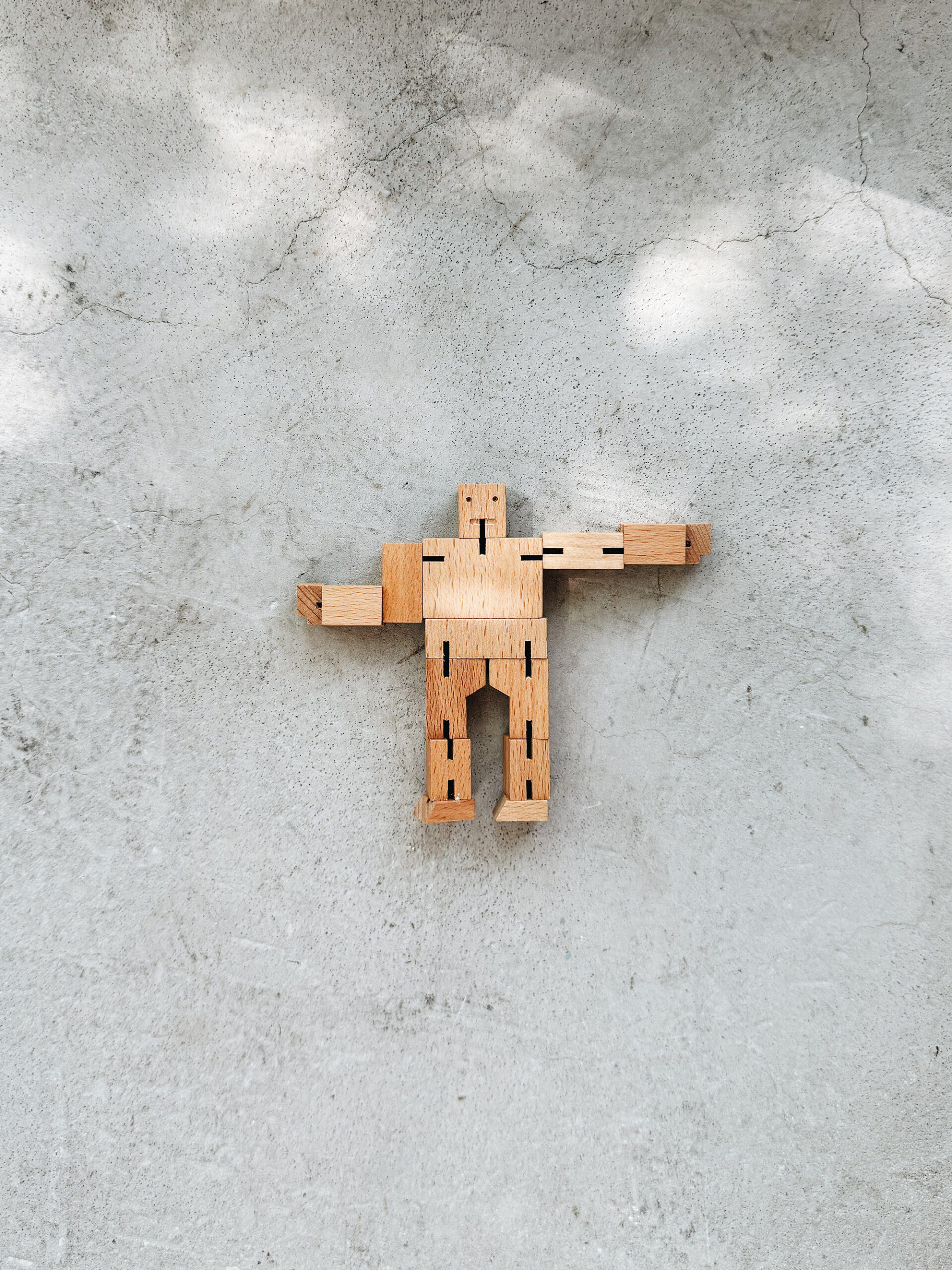 Cubebot wooden toy – natural