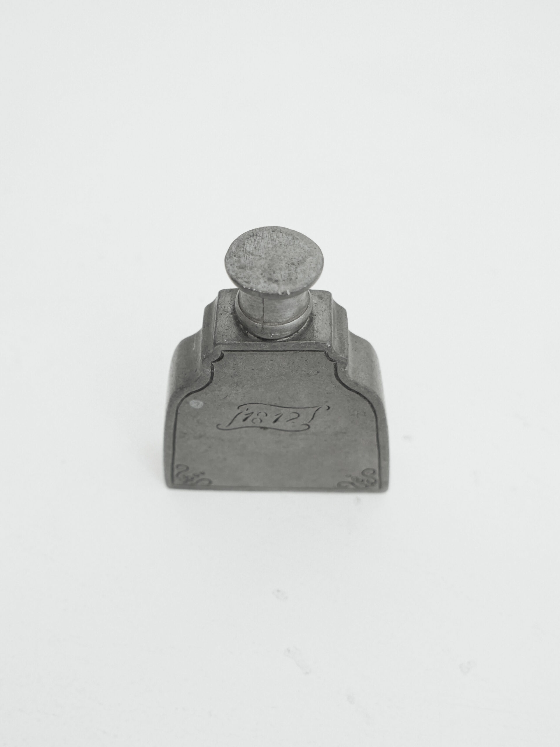 Antique whisky bottle - 画像 (7)