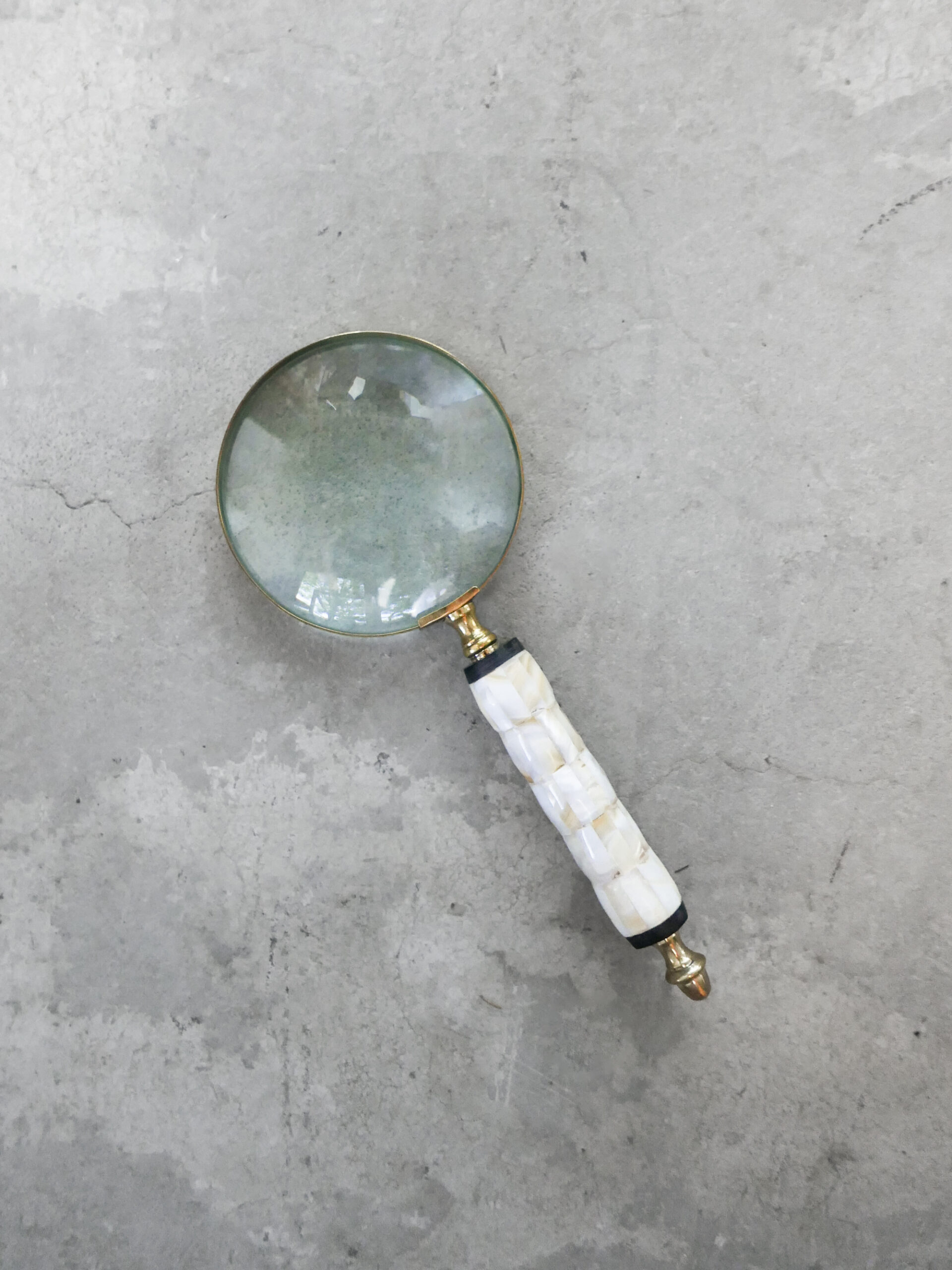 German shell magnifying glass