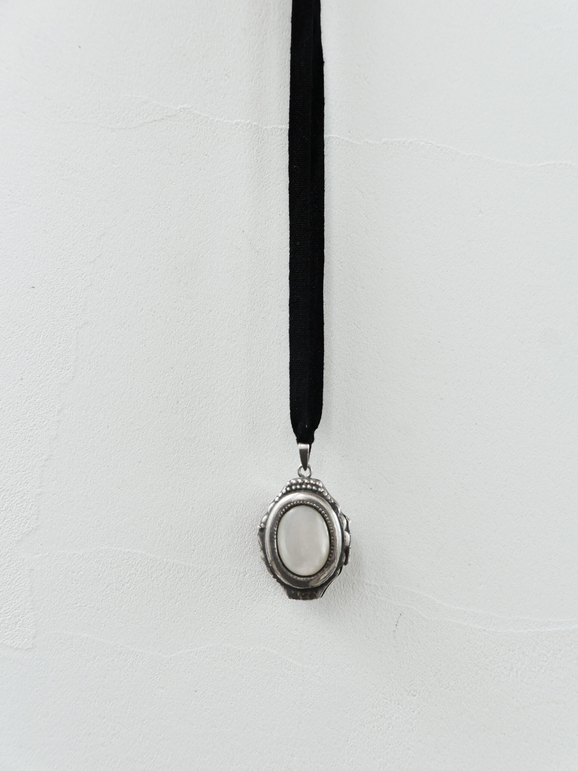 Oval shell locket - 画像 (2)