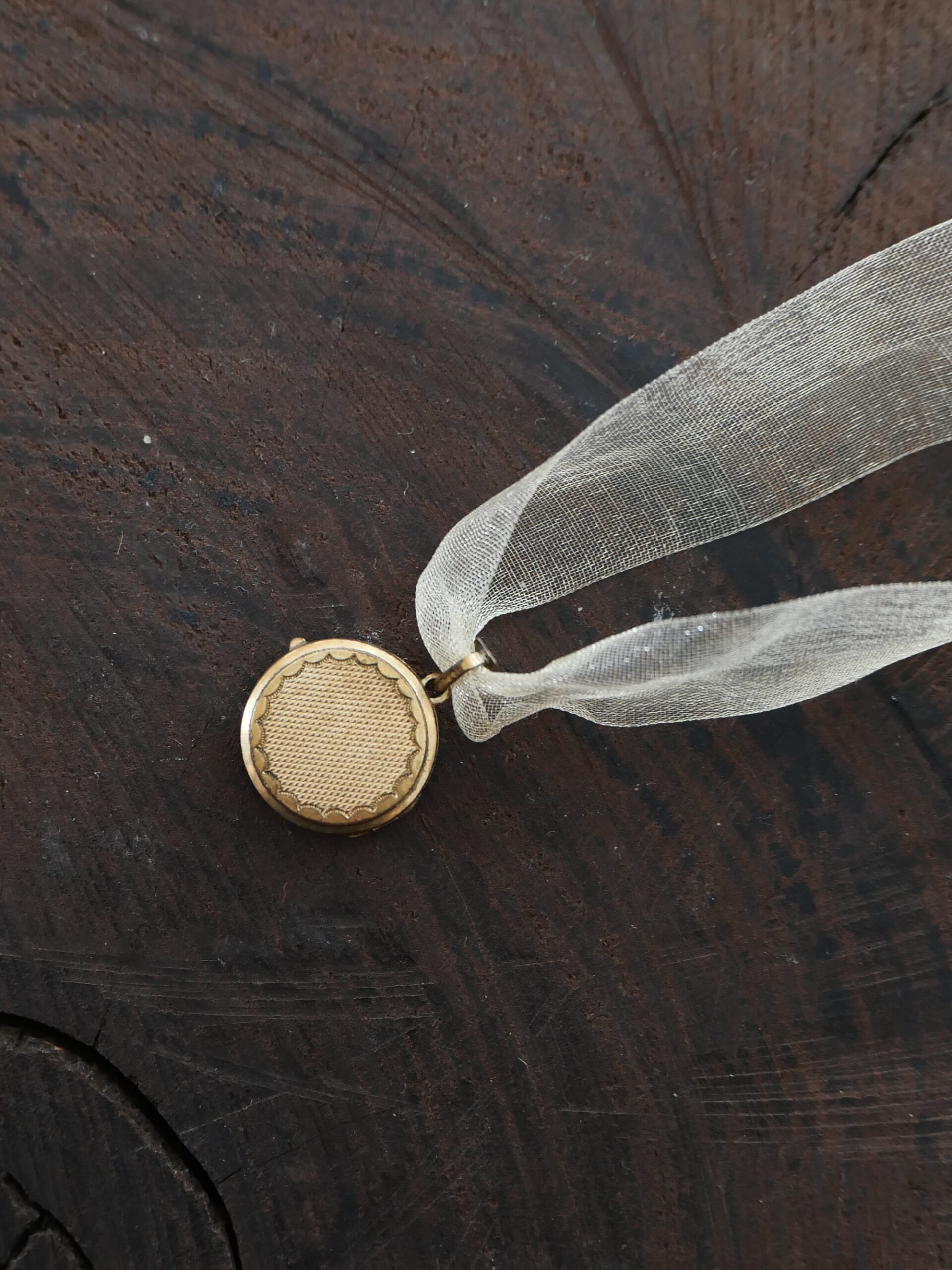 Vintage gold locket - 画像 (5)