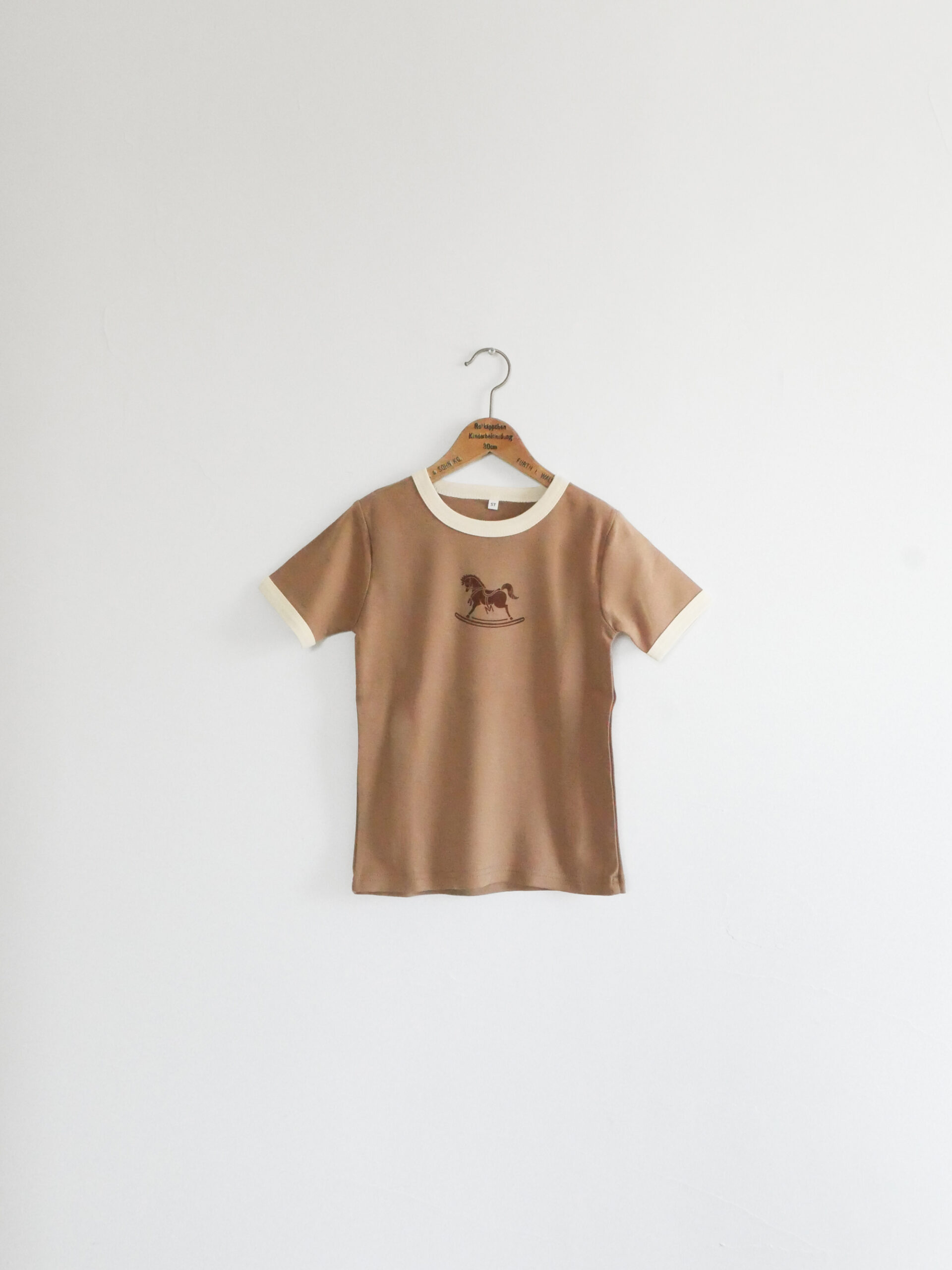Horse print T-shirts Brown