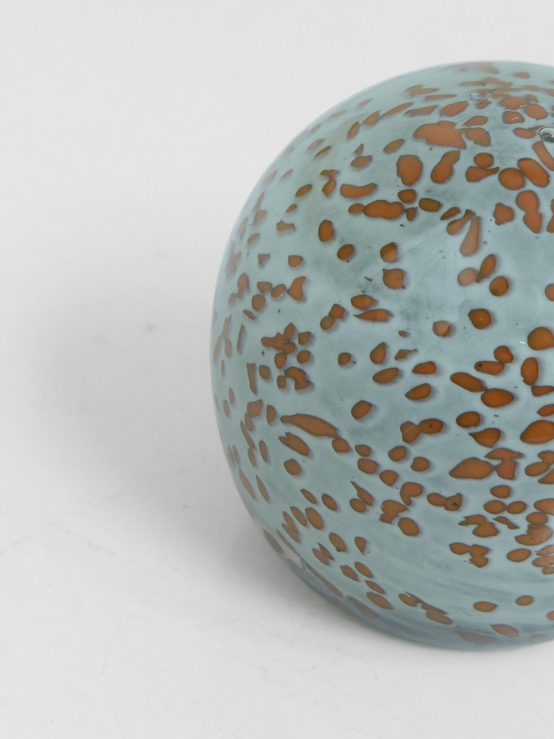 Blue-green glass paperweight - 画像 (2)