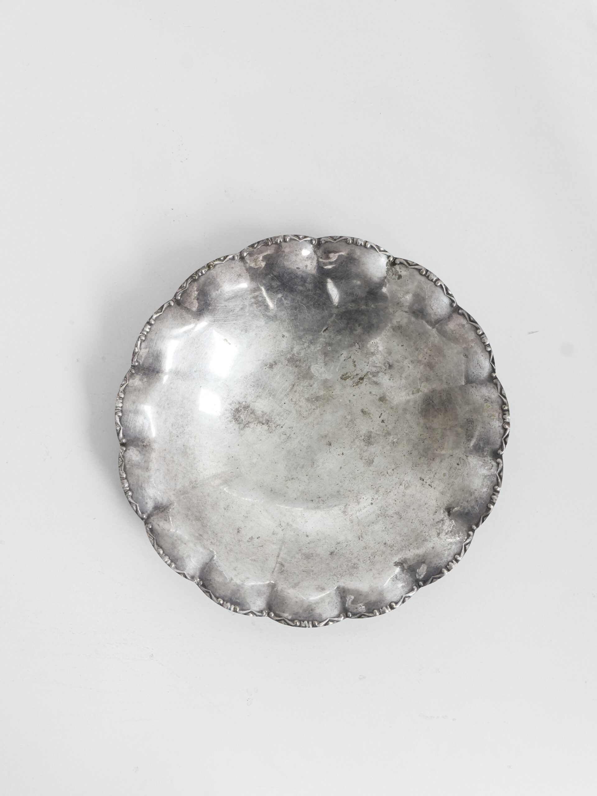 Vintage silver scalloped bowl - 画像 (2)