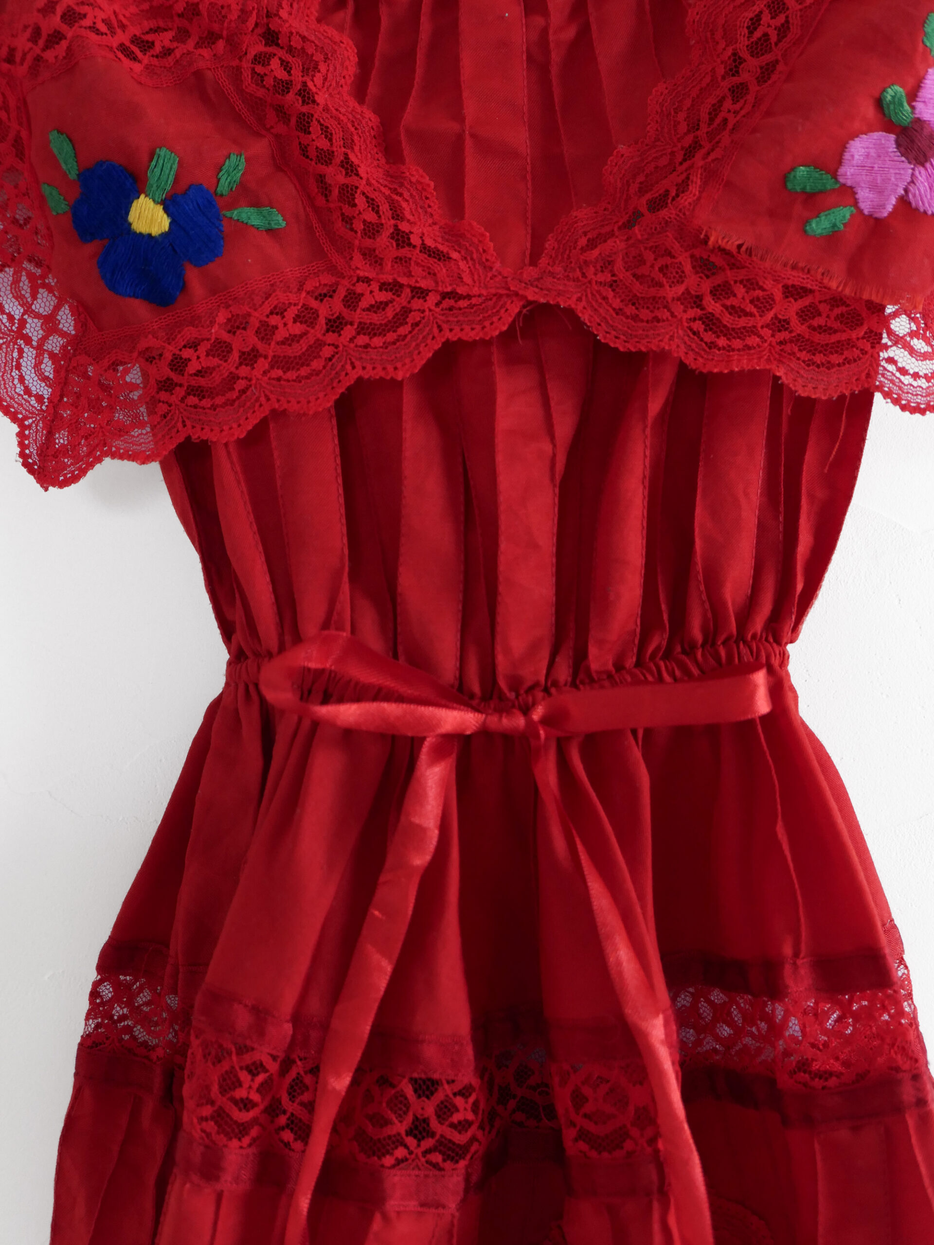 Vintage kids red embroidered dress - 画像 (6)