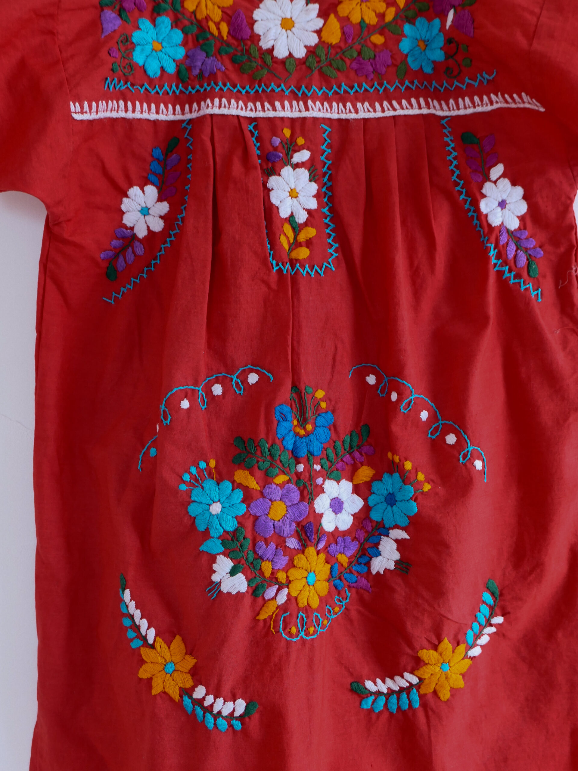 Folk embroidered red kids dress - 画像 (3)