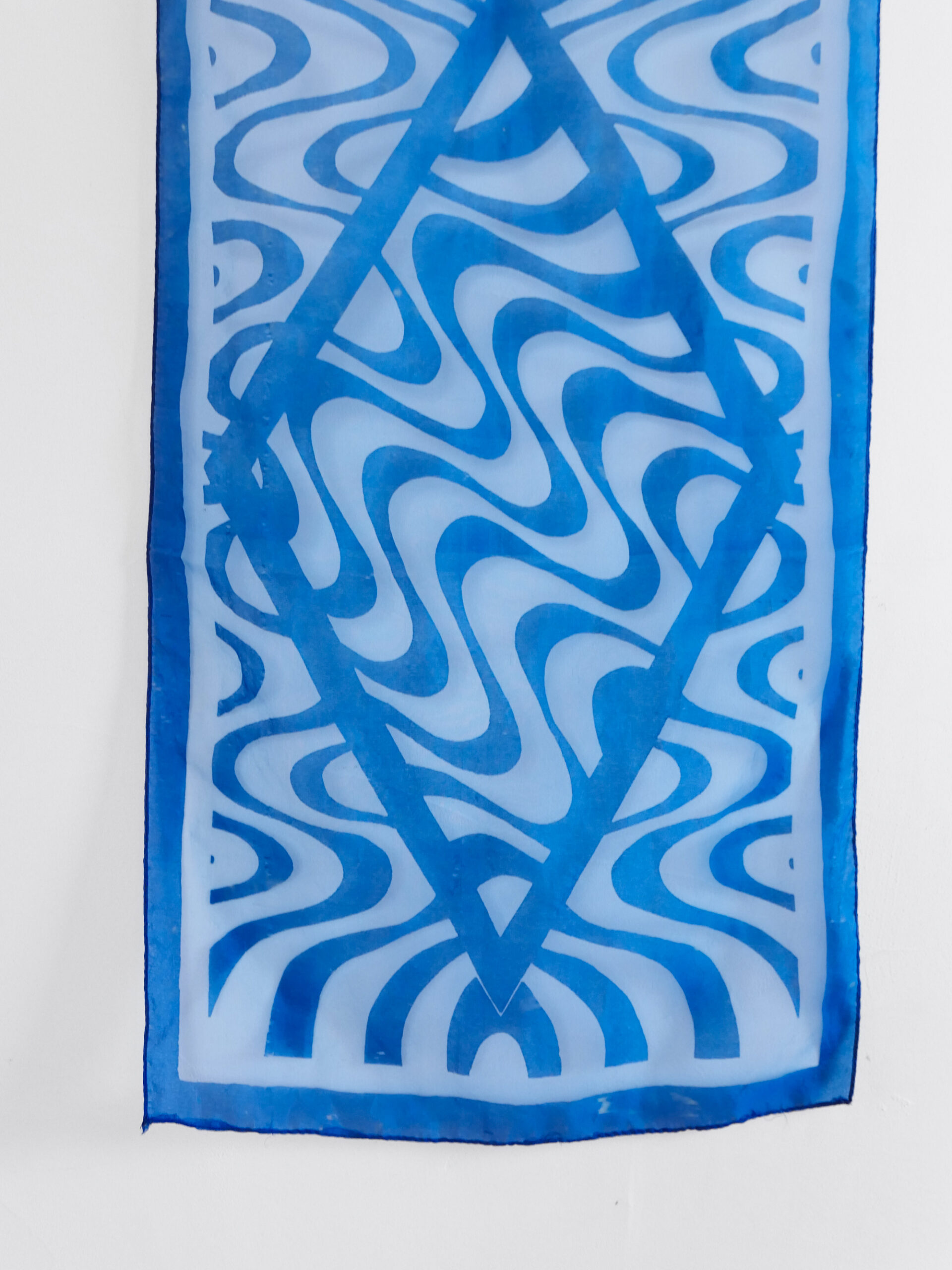 Blue wave pattern vintage scarf - 画像 (2)
