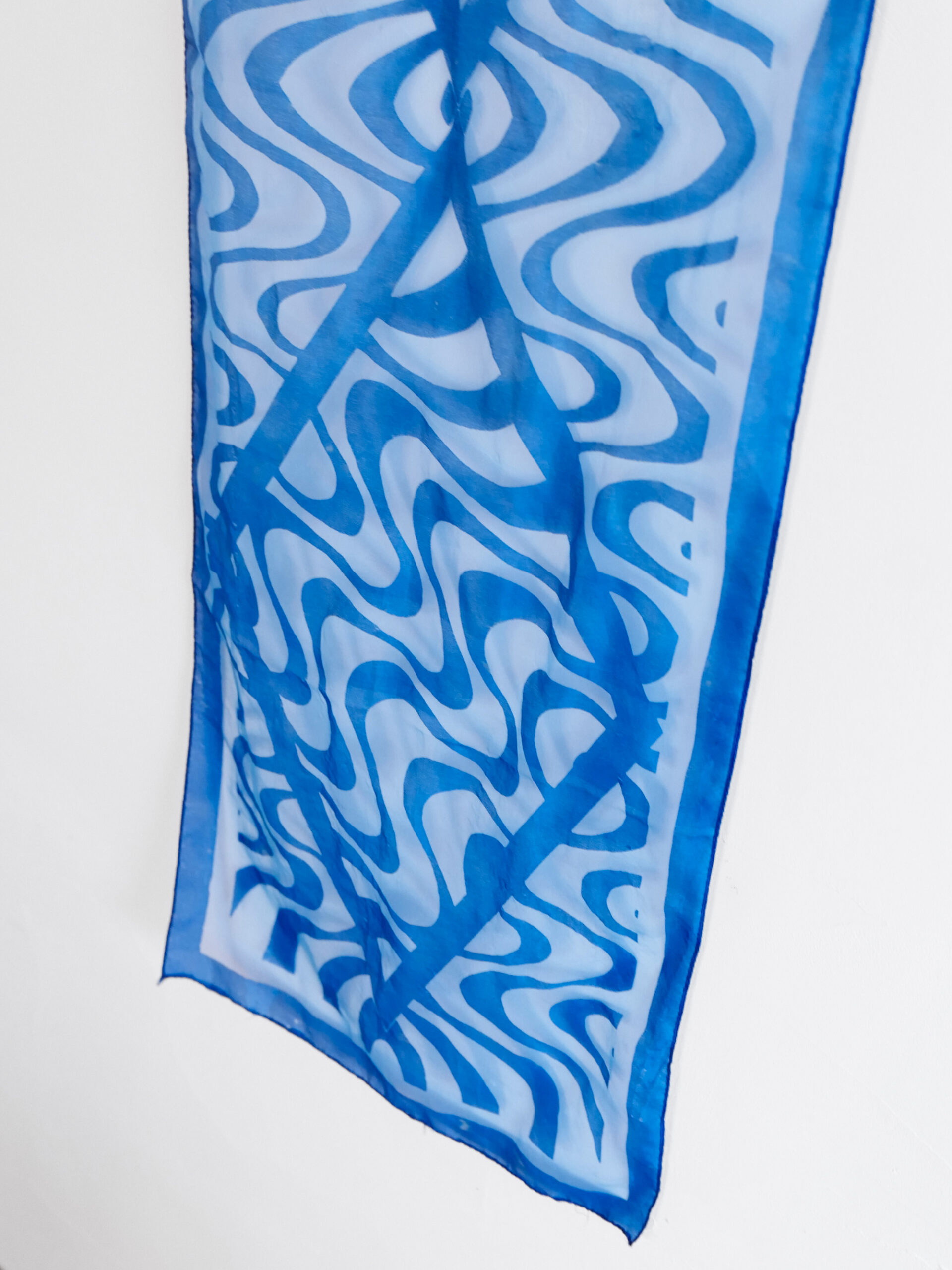 Blue wave pattern vintage scarf - 画像 (4)
